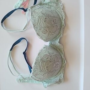 Victoria's Secret Pink push-up bra